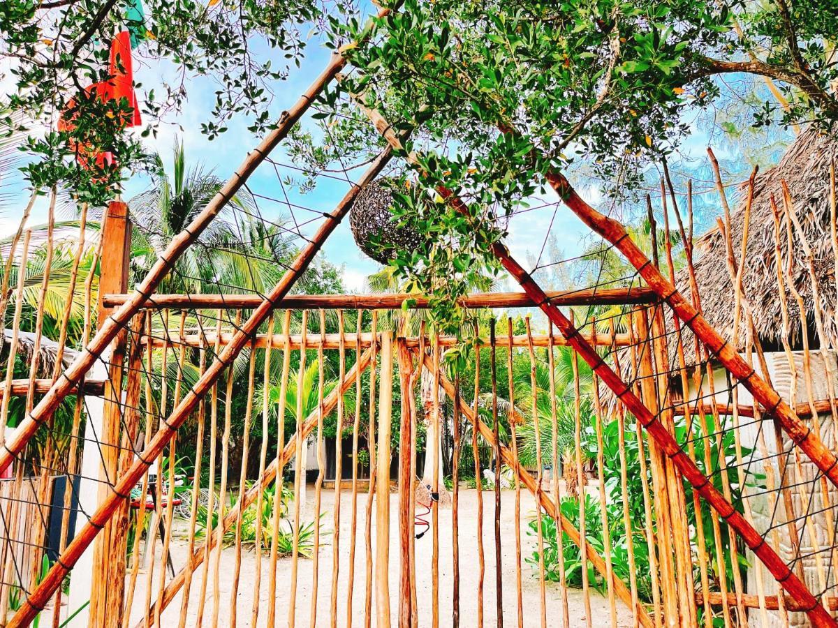 La Aldea Holbox Cabanas Y Camping Exterior foto